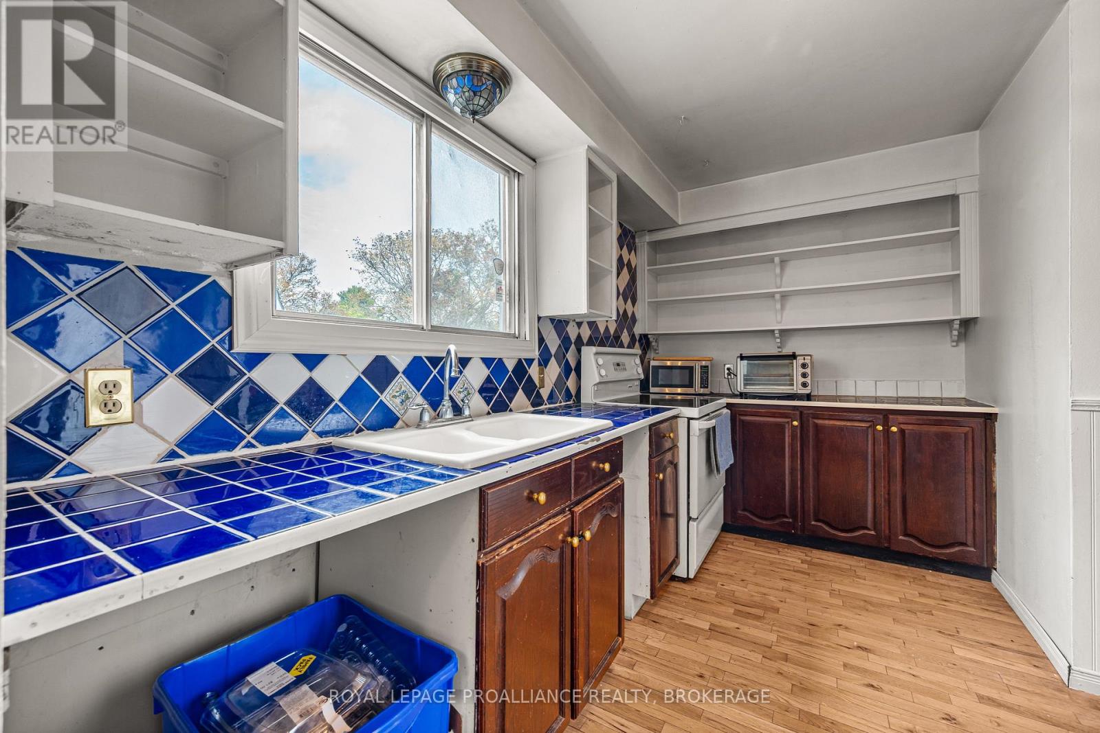 42 WYCLIFFE CRESCENT - 10