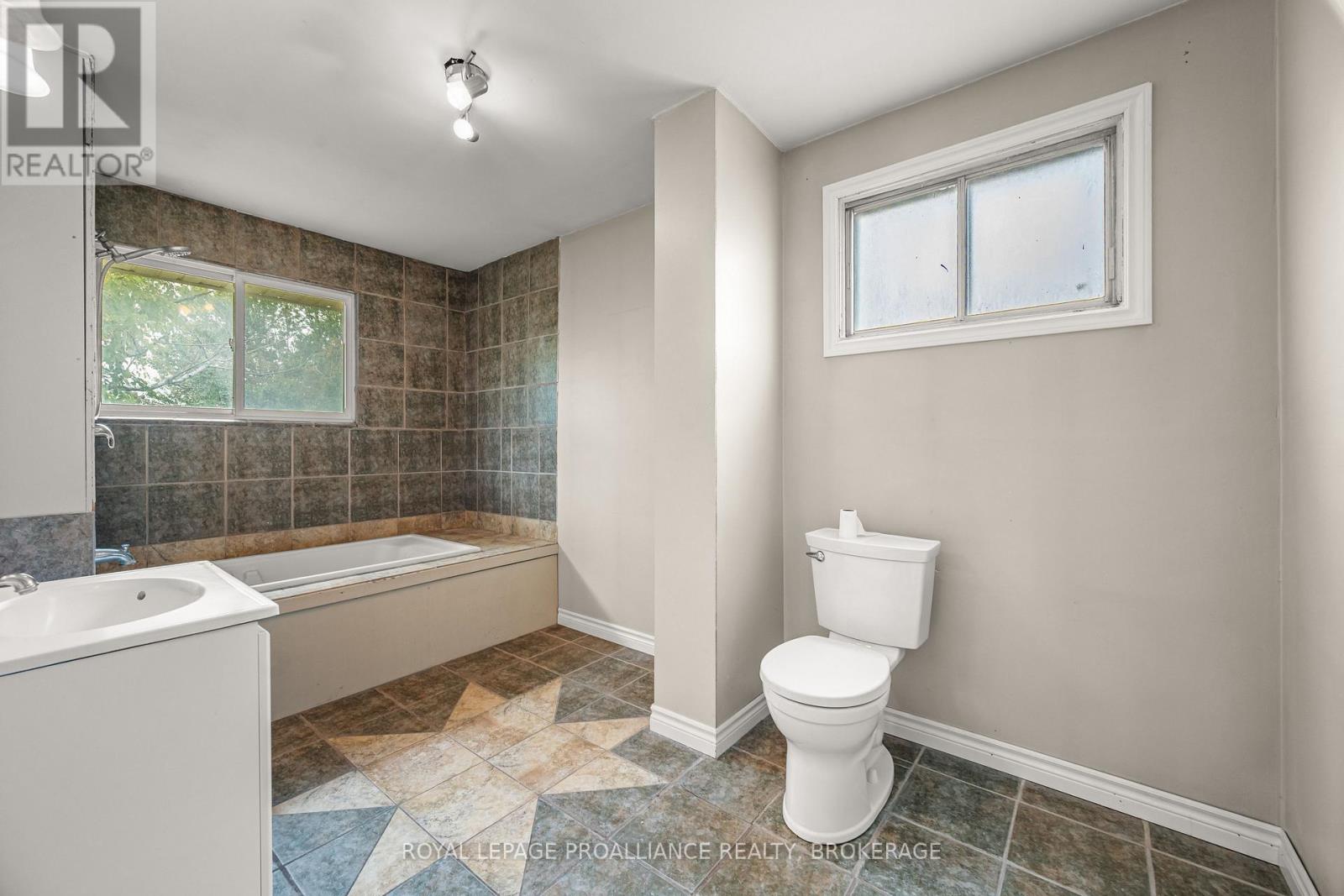 42 WYCLIFFE CRESCENT - Image 20
