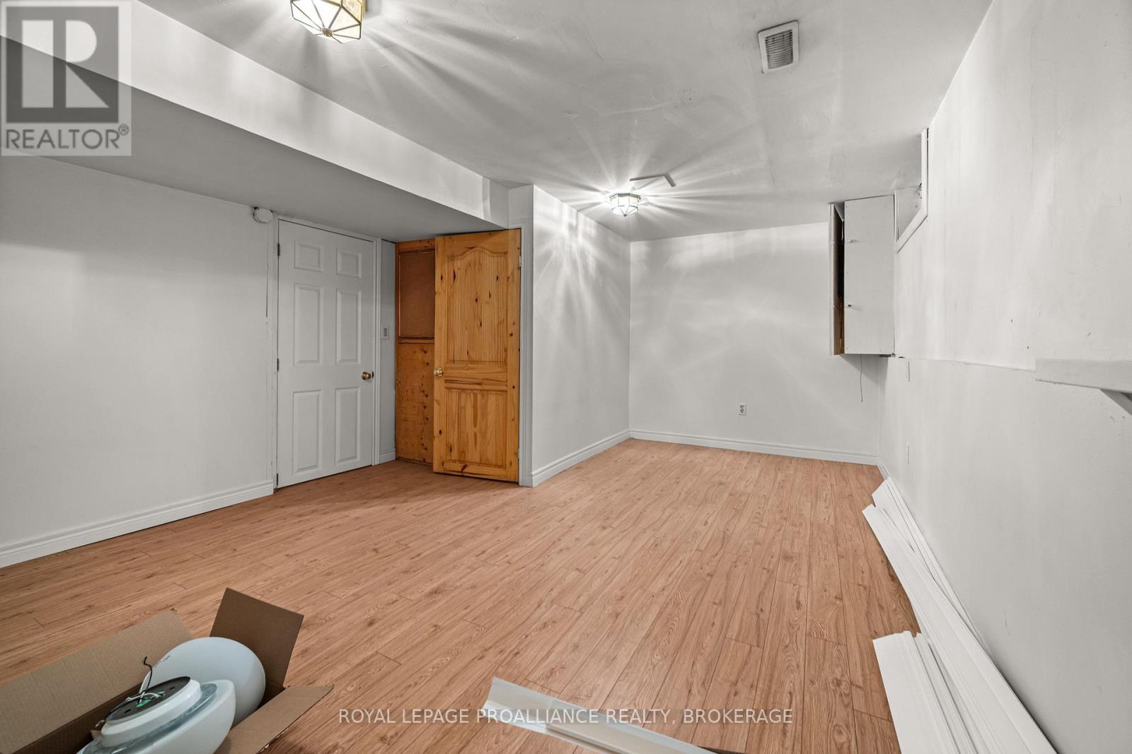 42 WYCLIFFE CRESCENT - 28