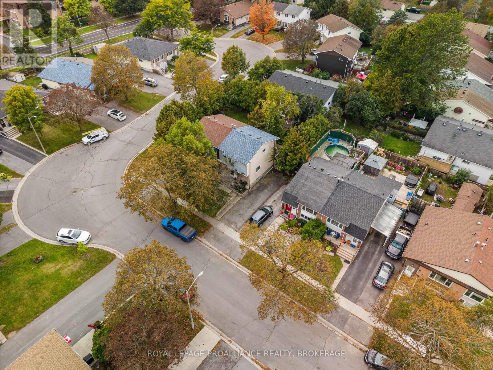 42 WYCLIFFE CRESCENT - 36