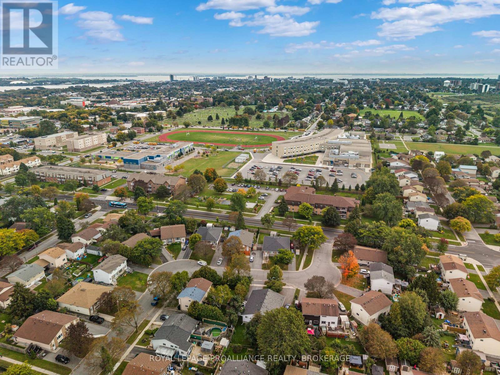 42 WYCLIFFE CRESCENT - 37