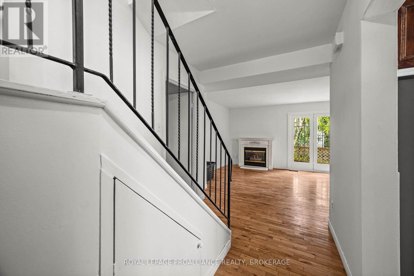 42 WYCLIFFE CRESCENT, Kingston (East of Sir John A. Blvd) — photo 4
