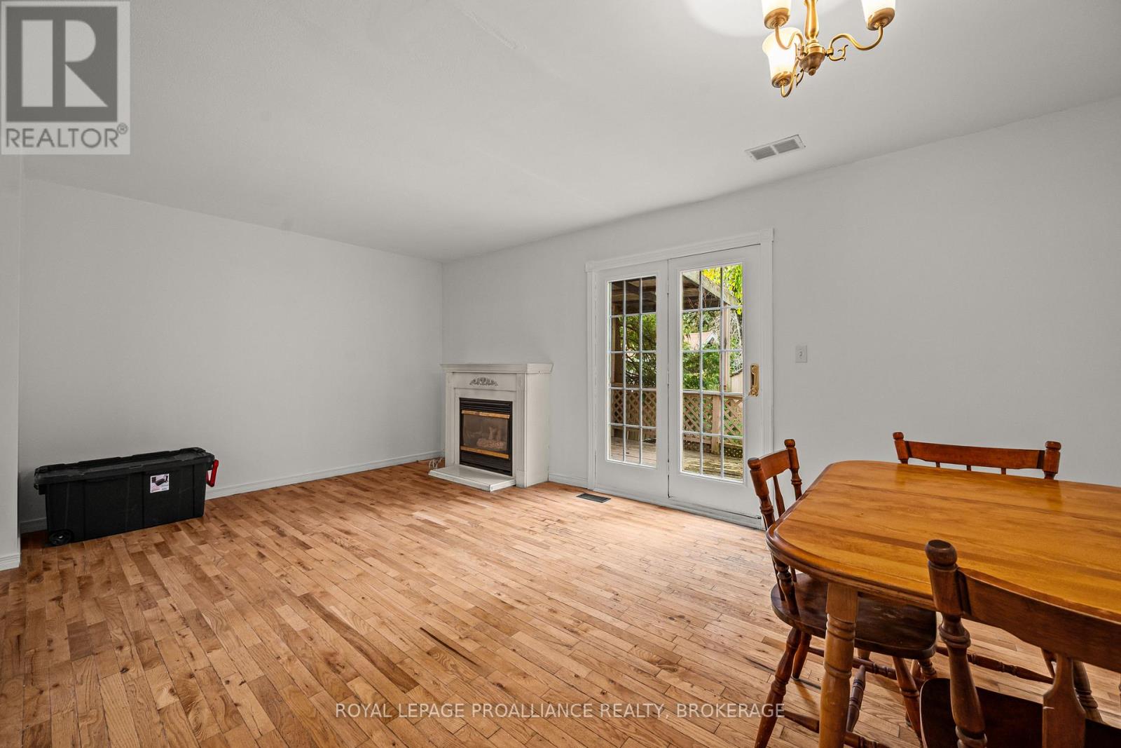 42 WYCLIFFE CRESCENT - 7