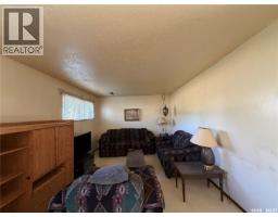 Bedroom - 201 2nd Avenue, Melfort, SK S0E1A0 Photo 14