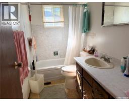 Bedroom - 201 2nd Avenue, Melfort, SK S0E1A0 Photo 8