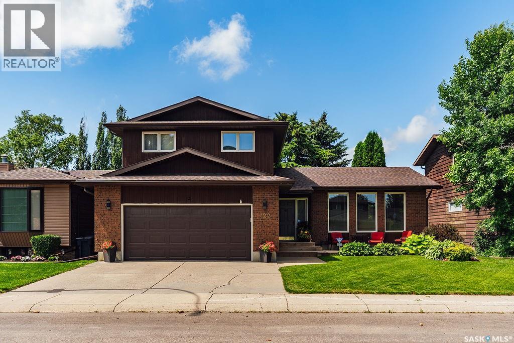 122 Wakaw CRESCENT - 1