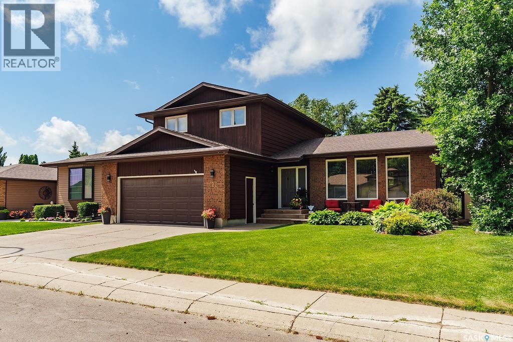 122 Wakaw CRESCENT - 2