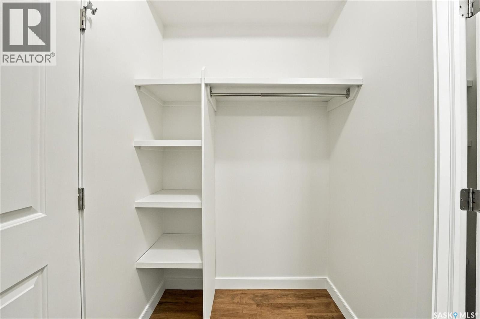 #111 1035 Moss AVENUE - 22