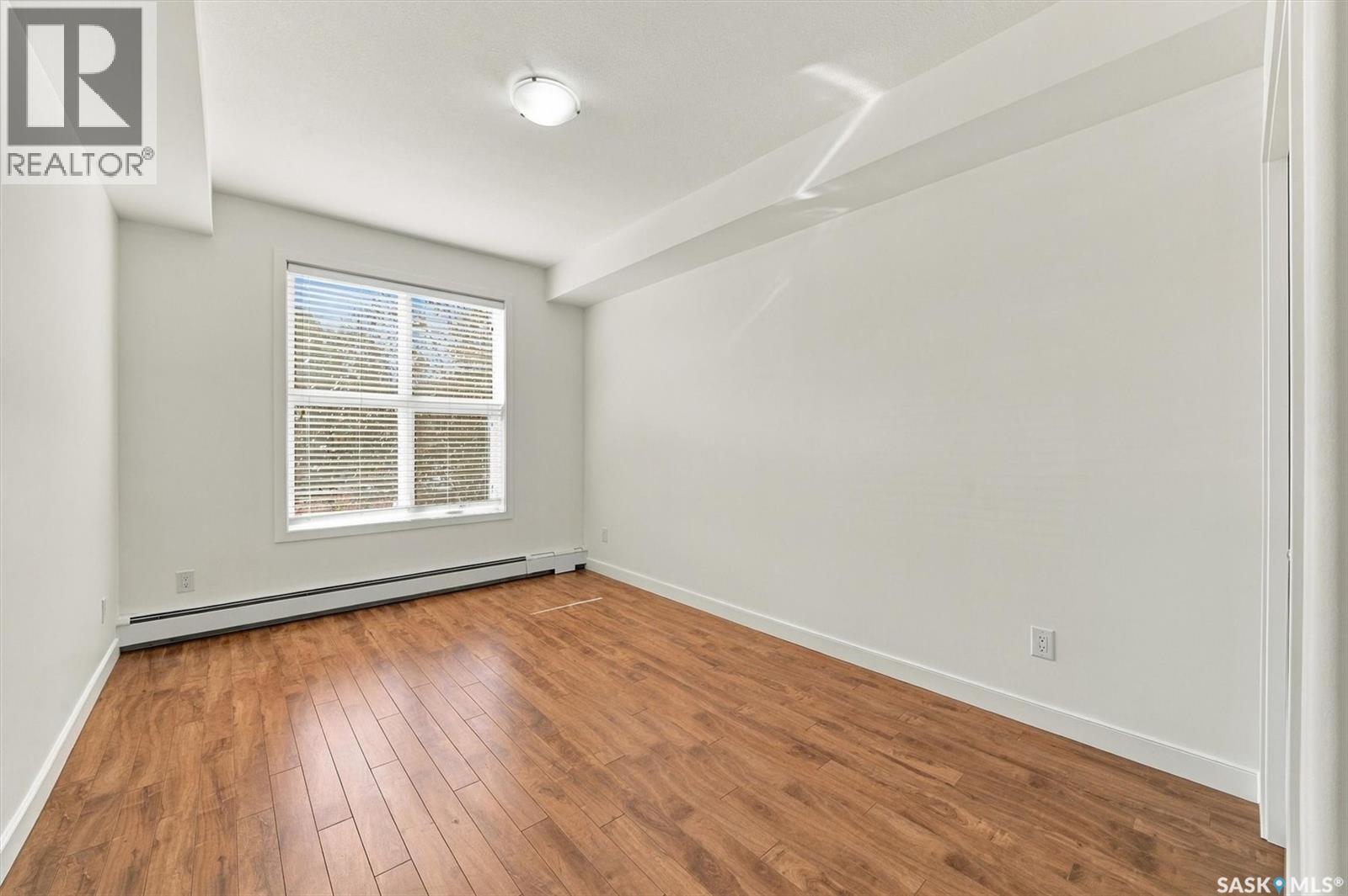 #111 1035 Moss AVENUE - 26