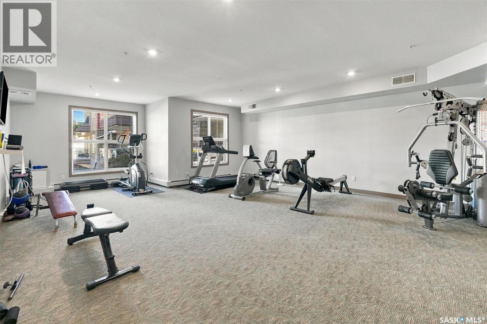 #111 1035 Moss AVENUE - 38