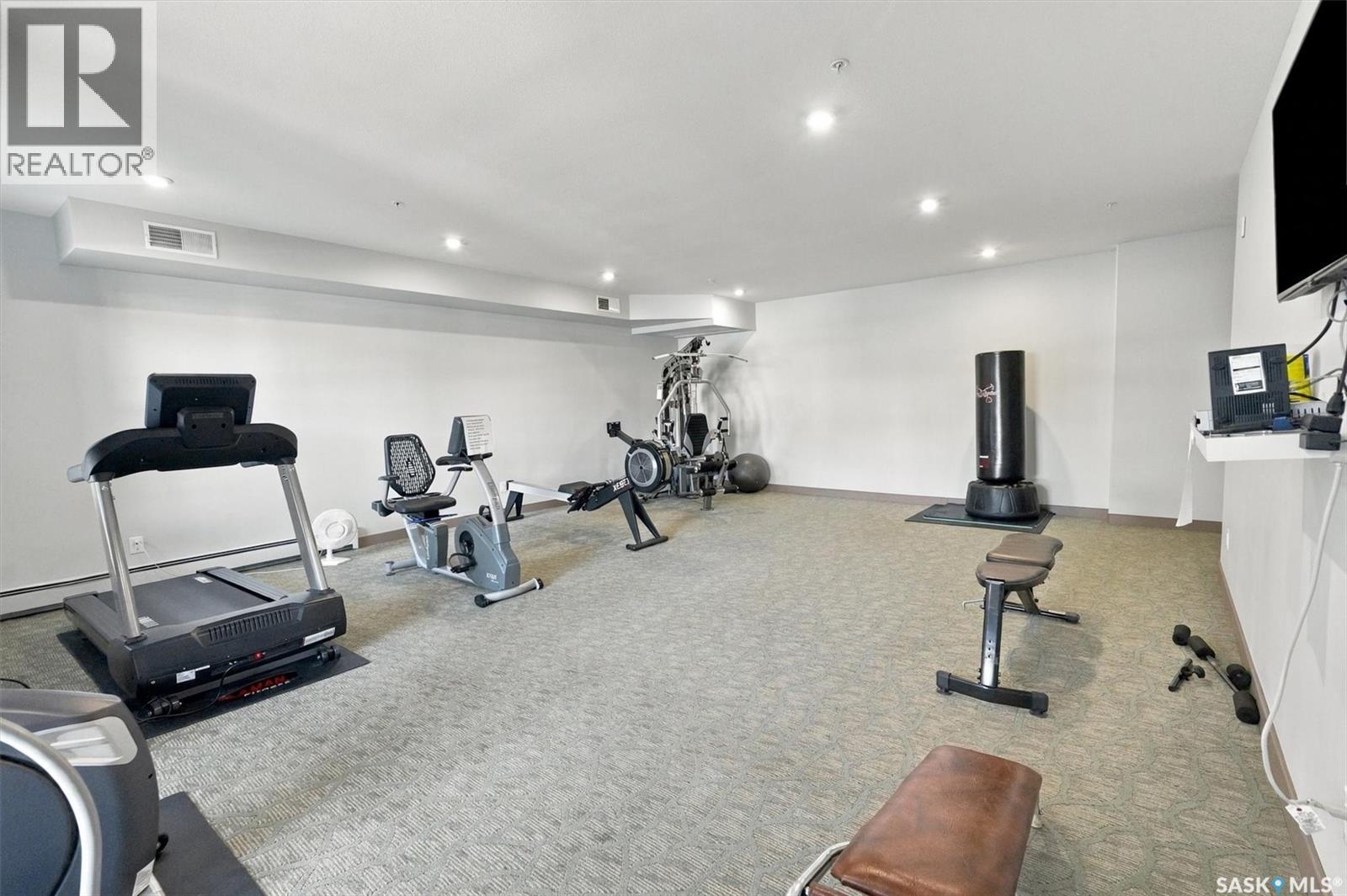 #111 1035 Moss AVENUE - 39