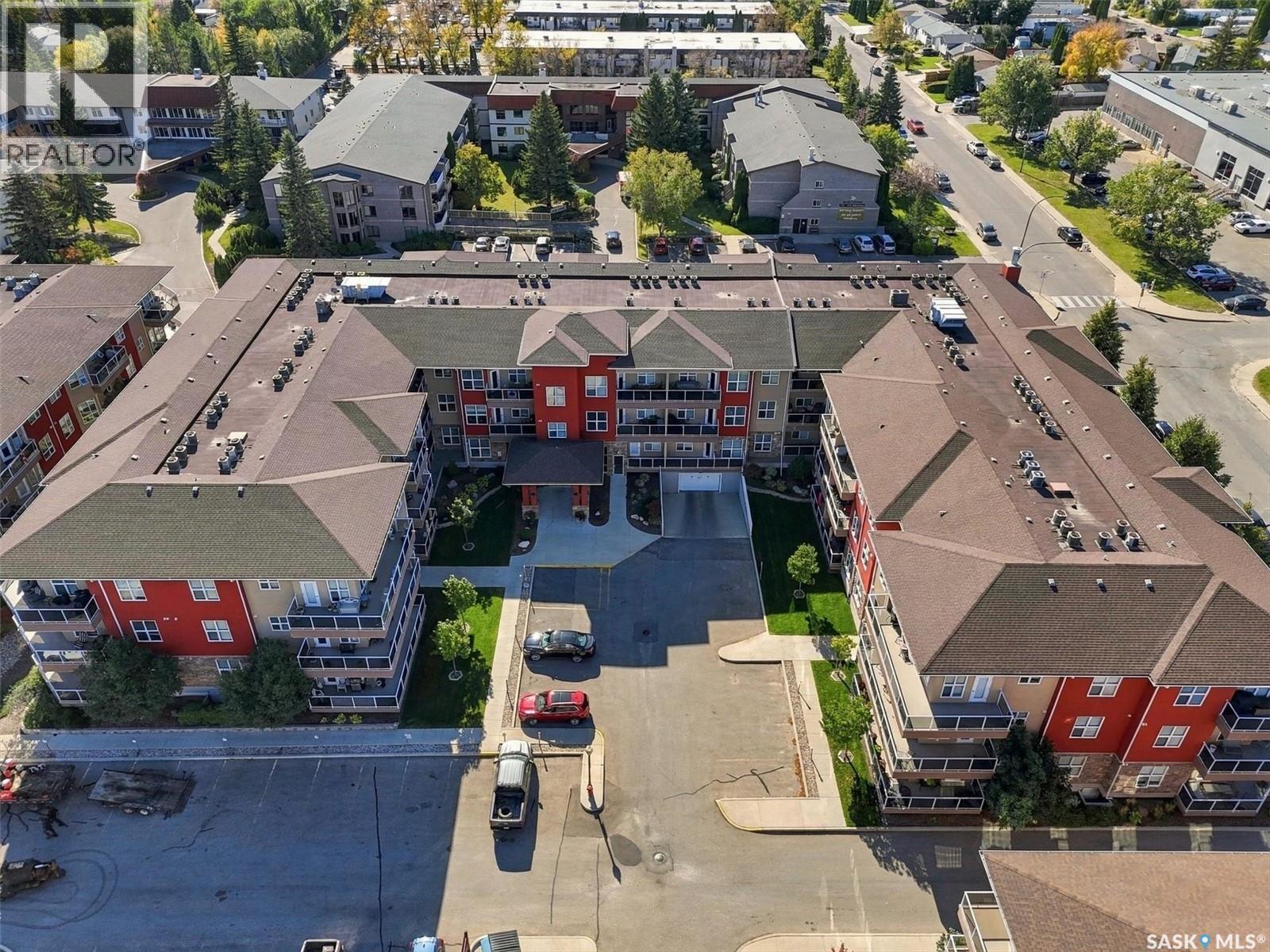 #111 1035 Moss AVENUE - 47