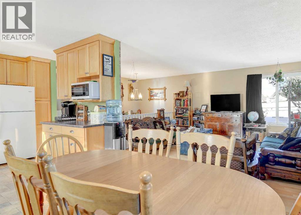 10411 103 Avenue - 12