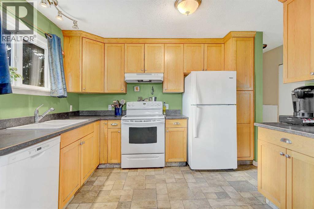 10411 103 Avenue - 8