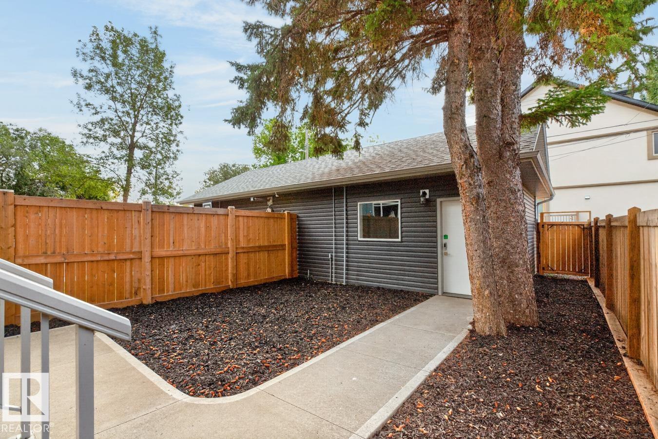 11207 78 AV NW - 39