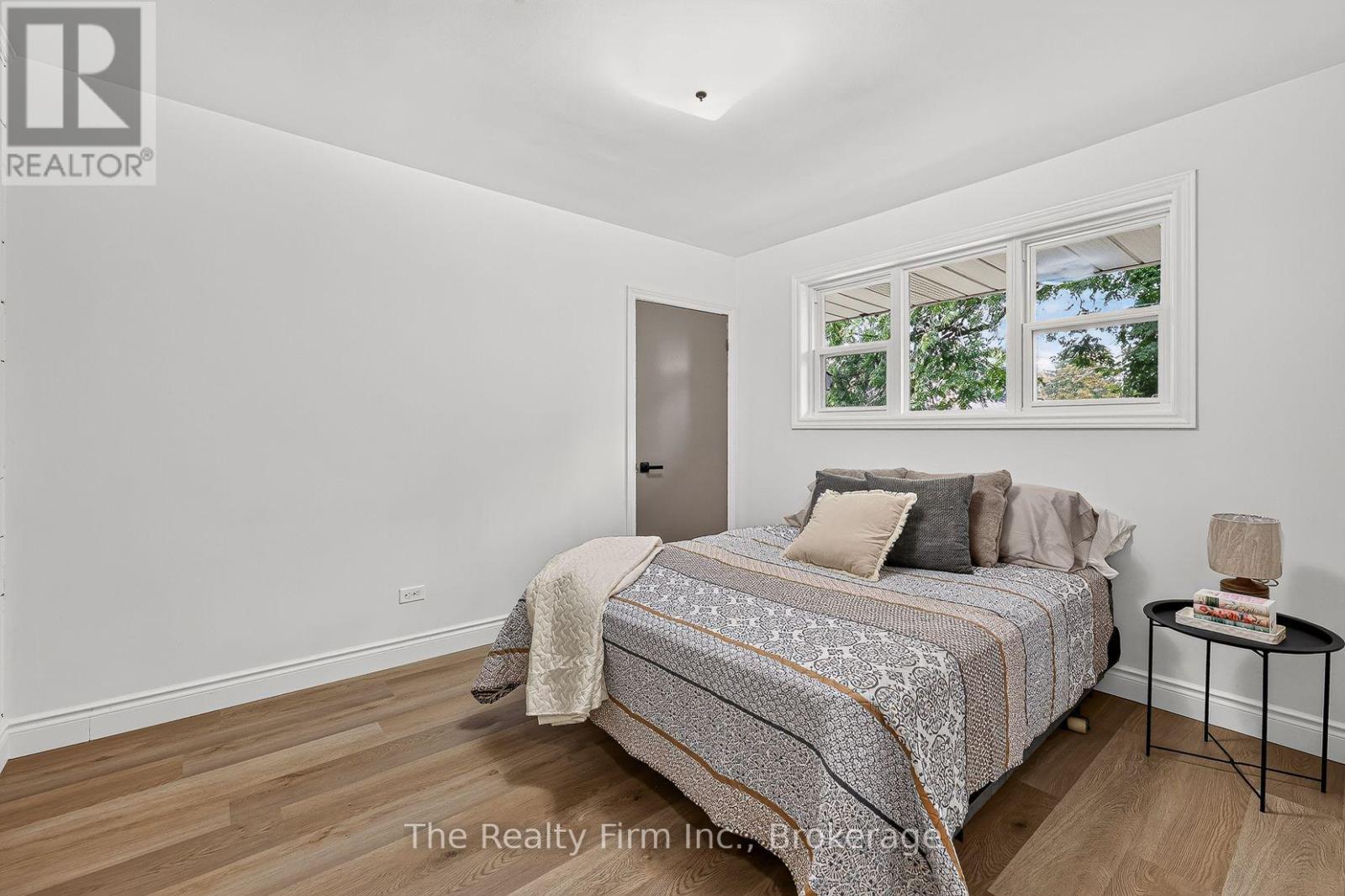 845 SLOANE STREET - Image 28