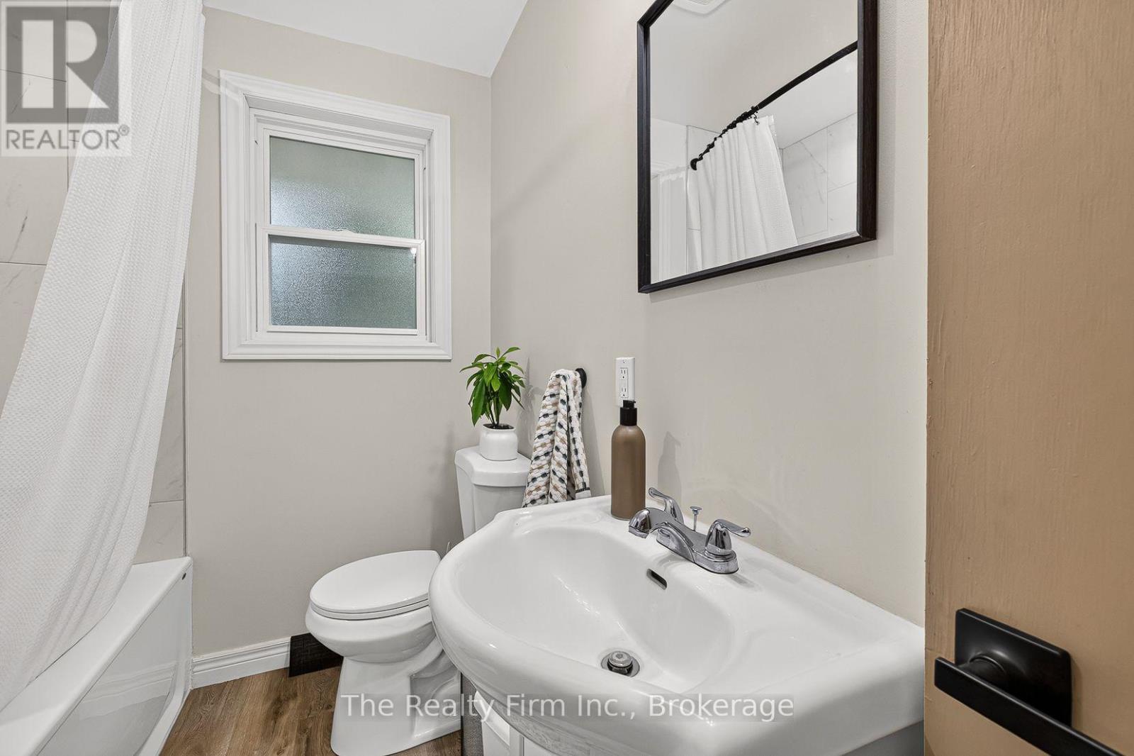 845 SLOANE STREET - Image 31