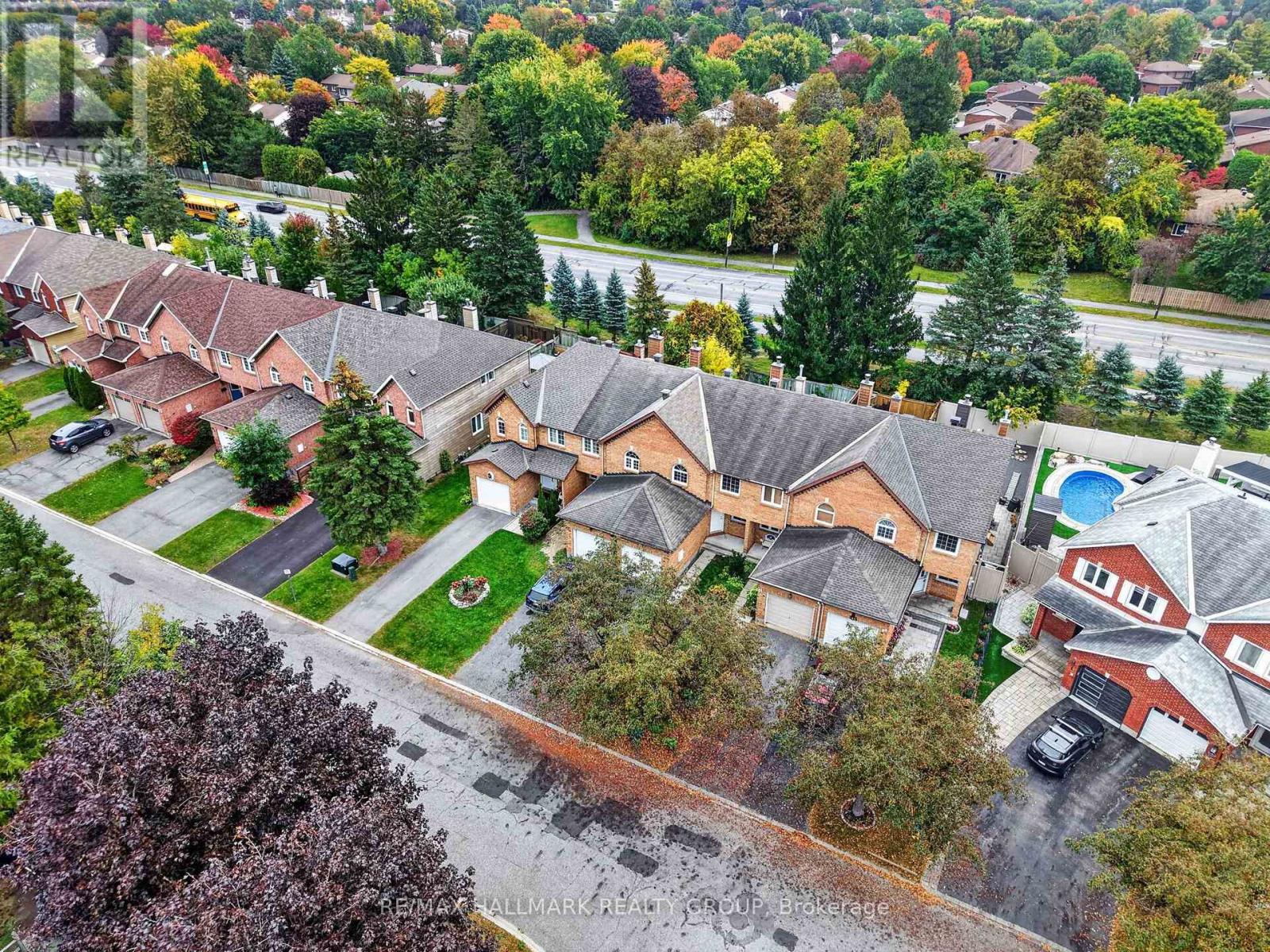 49 ROBARTS CRESCENT - 2