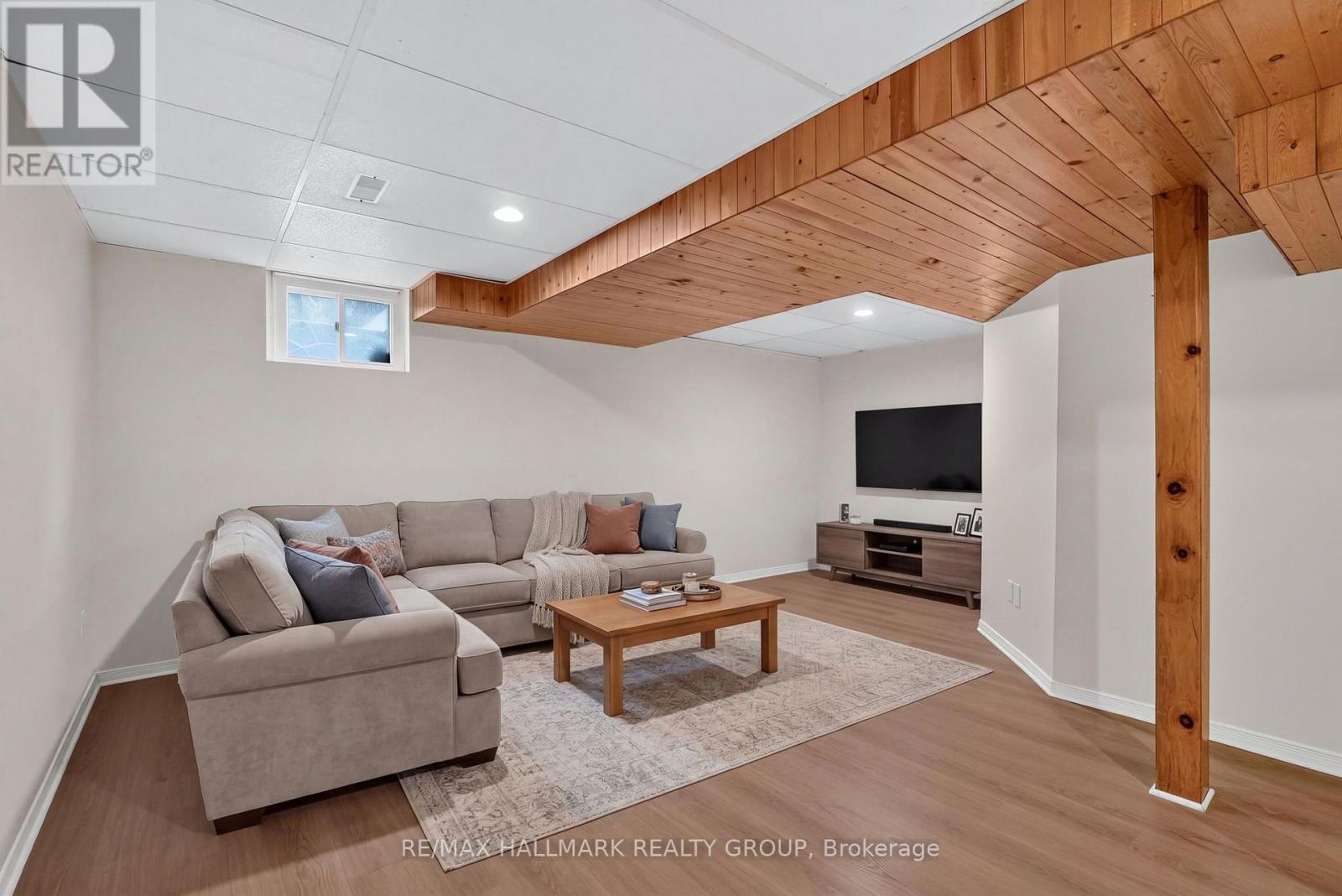 49 ROBARTS CRESCENT - Image 34