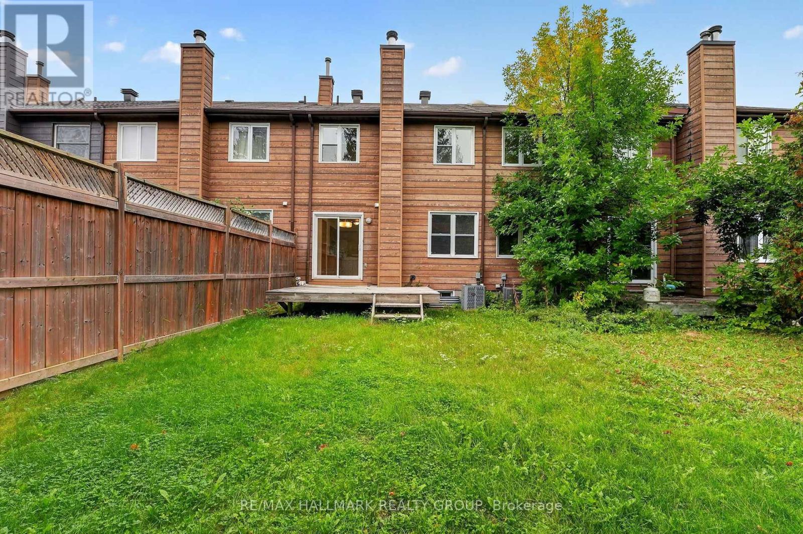 49 ROBARTS CRESCENT - 40