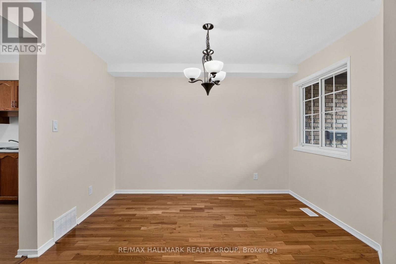 49 ROBARTS CRESCENT - Image 8