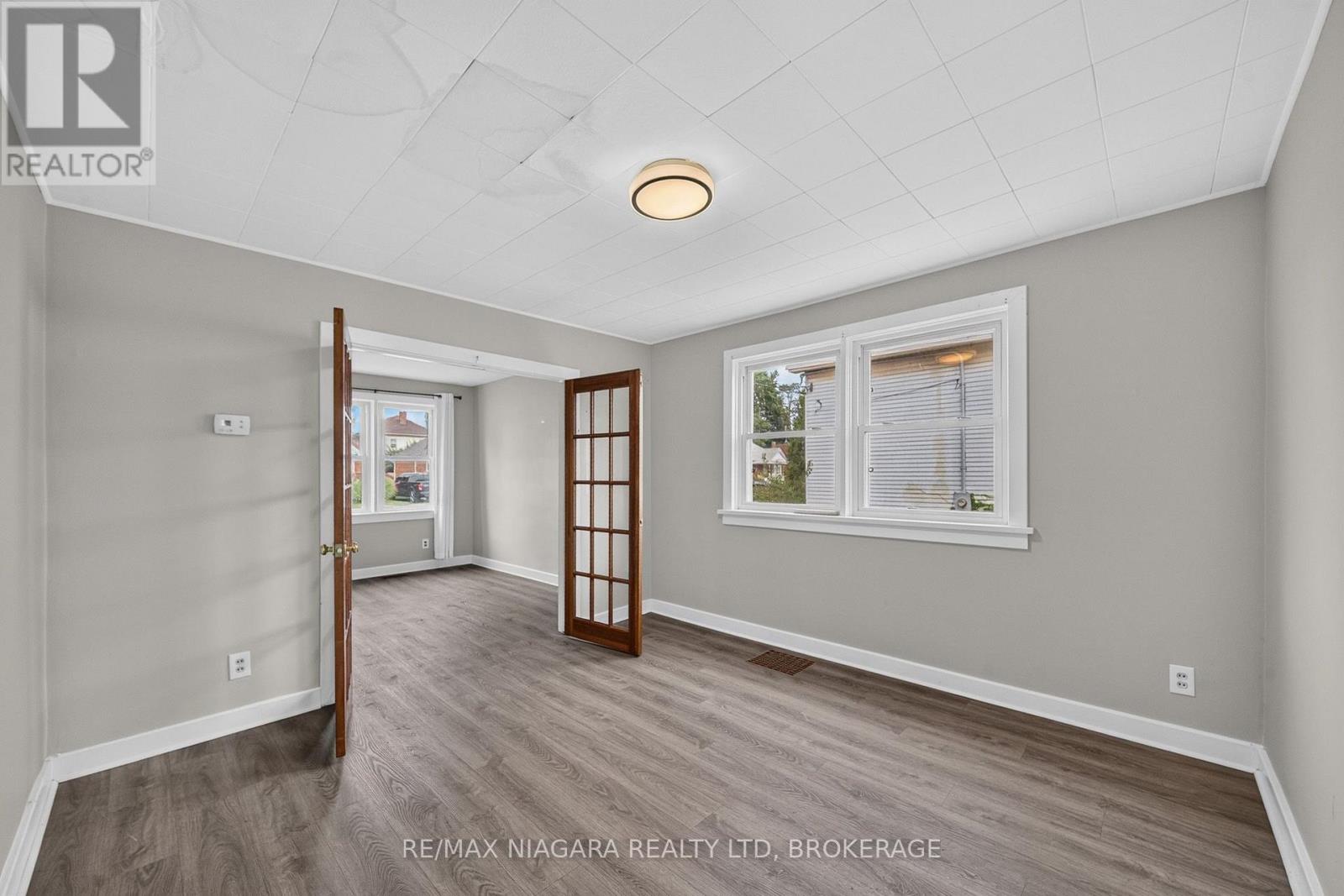 6520 BARKER STREET - 13