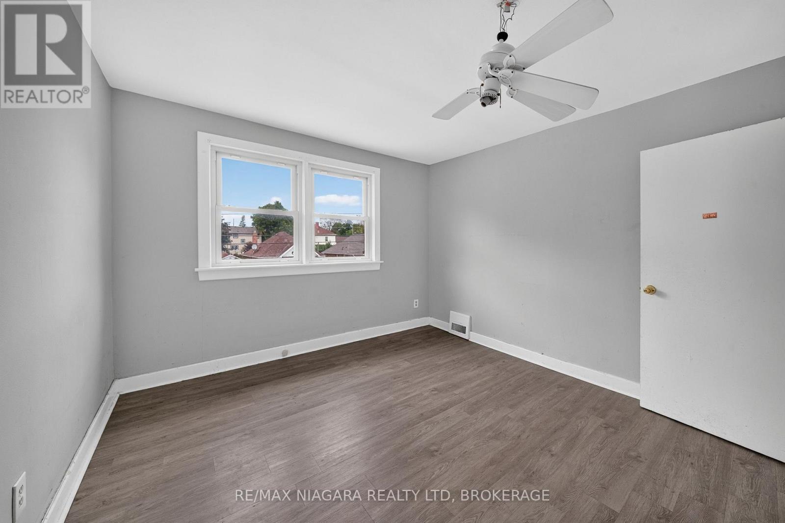 6520 BARKER STREET - Image 40