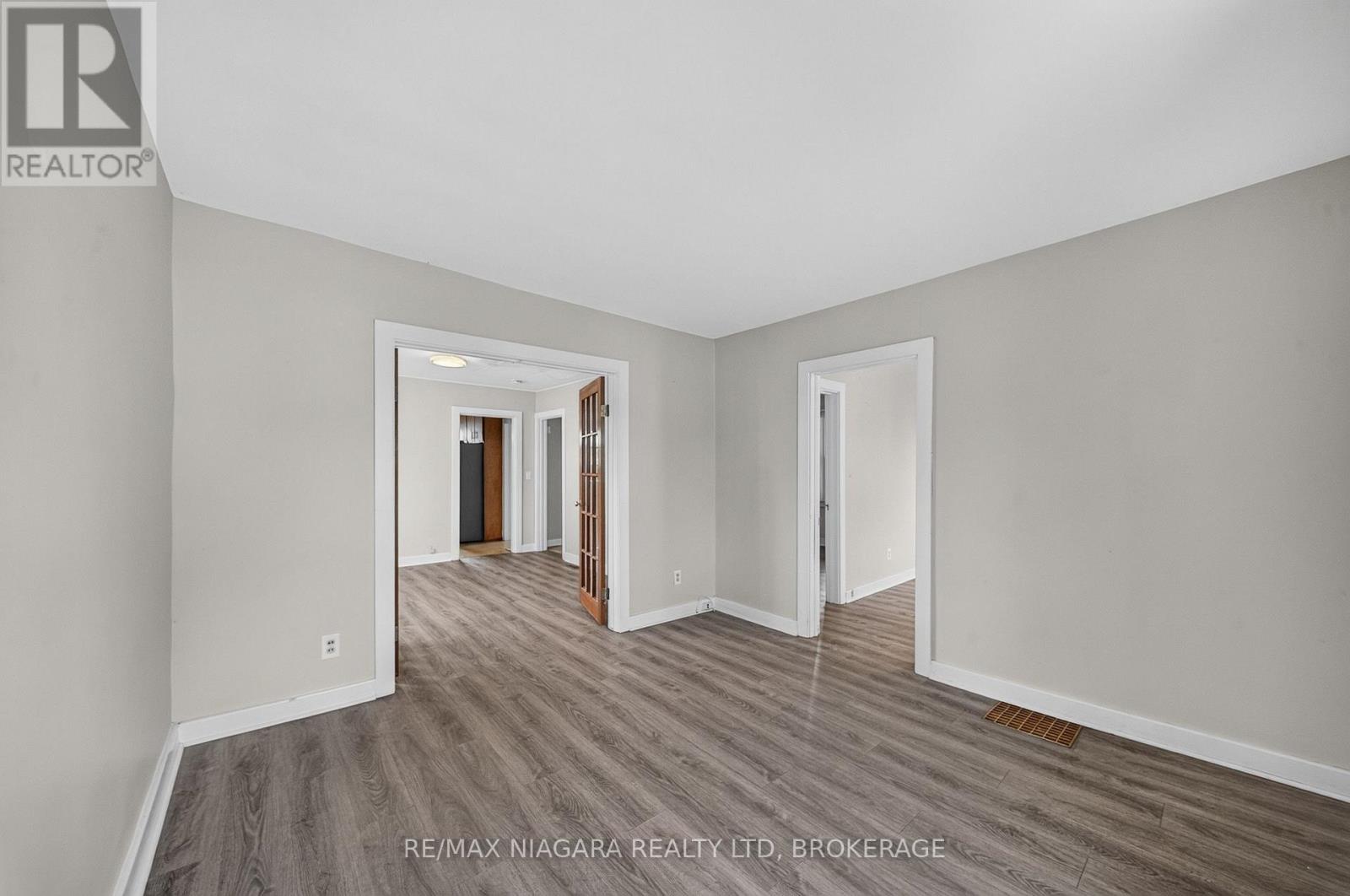 6520 BARKER STREET - Image 8