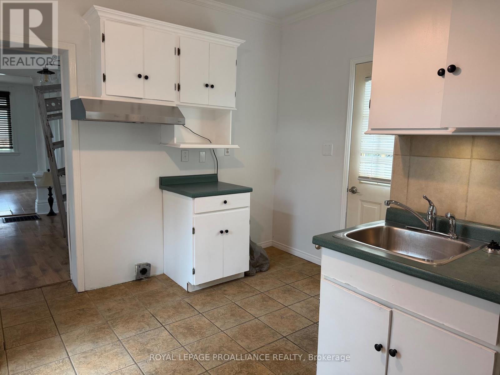108 BUELL STREET - Image 18