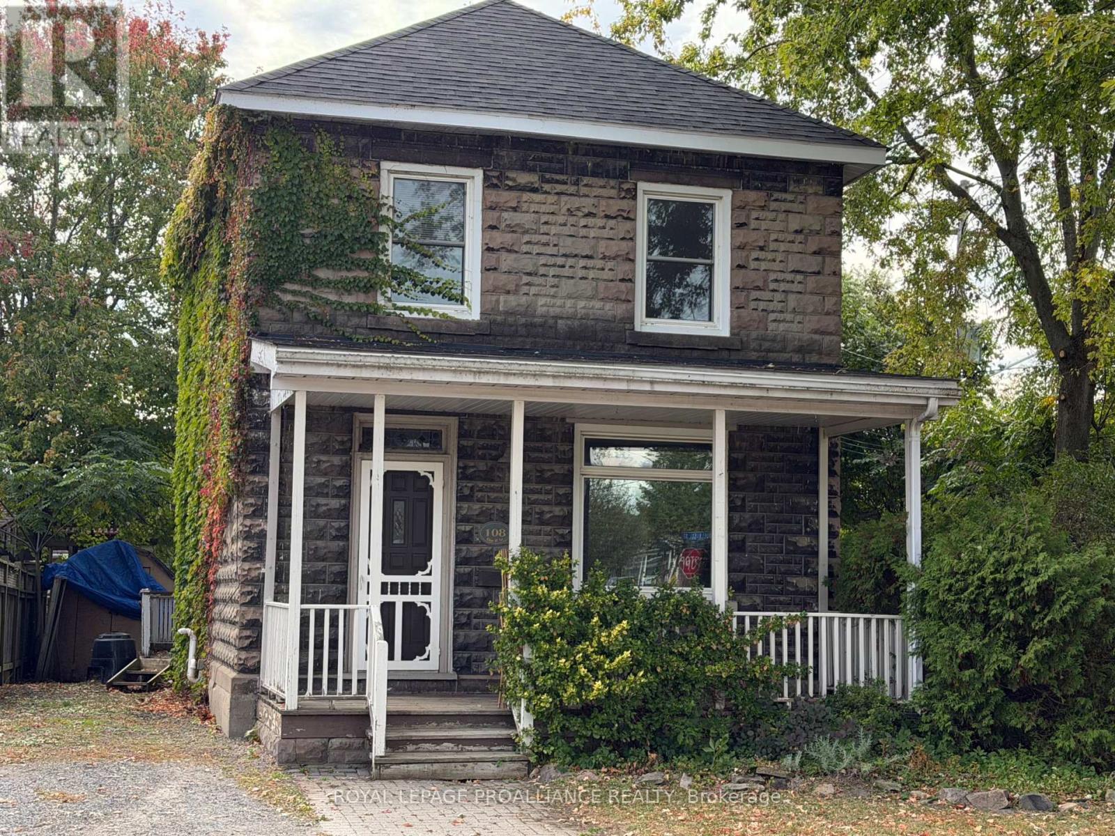 108 BUELL STREET - 4