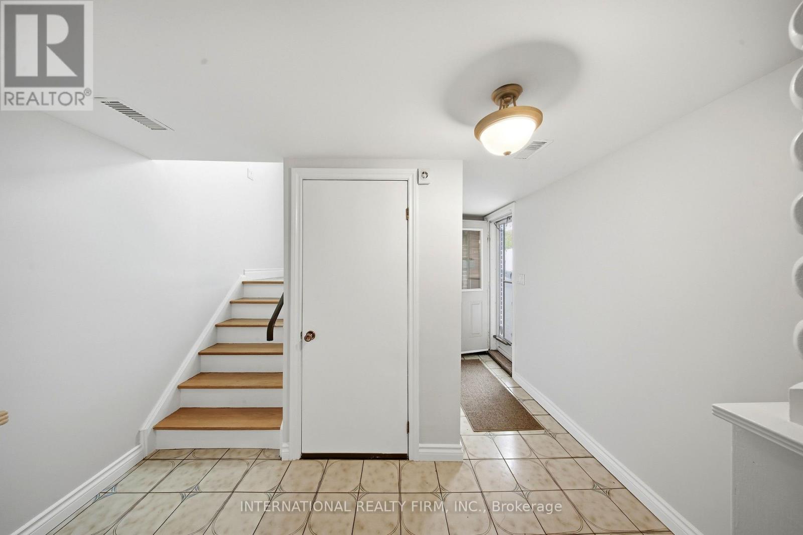 92 ANDREW PARK - Image 15