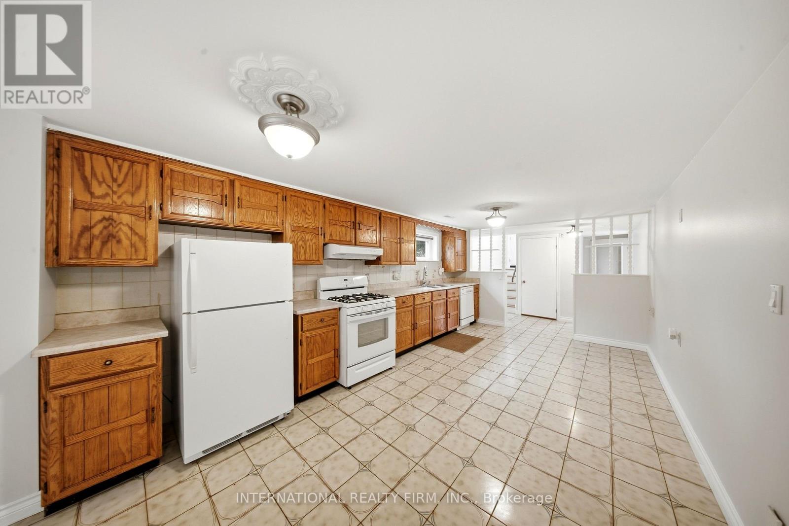 92 ANDREW PARK - Image 17