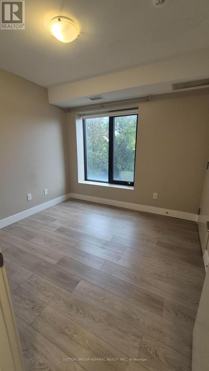 293 Viewmount Avenue — photo 7