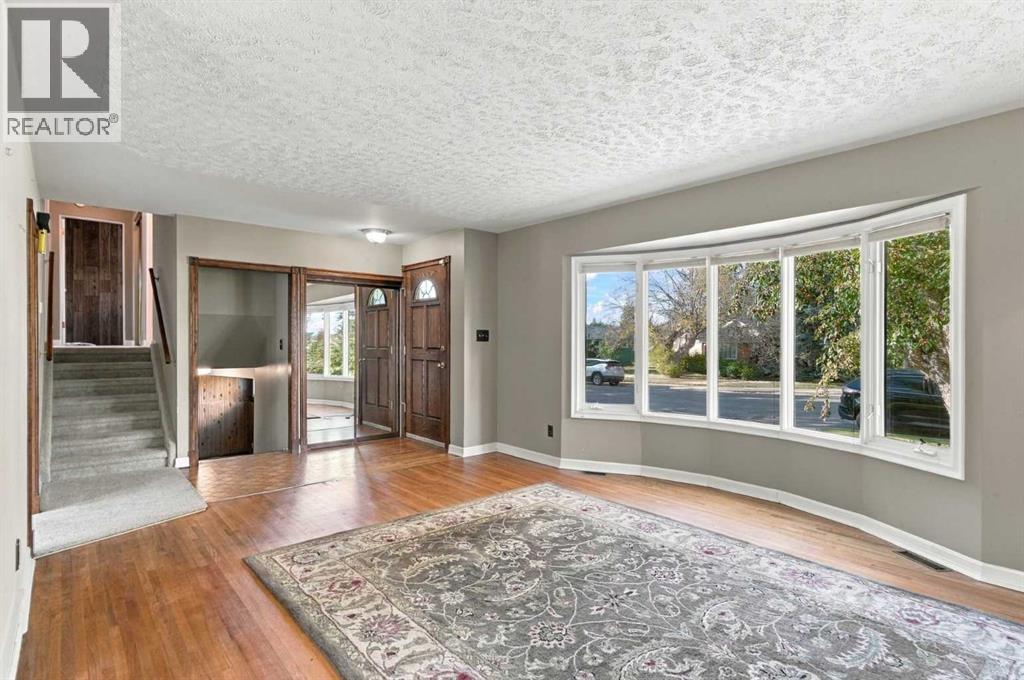 120 Fairview Crescent SE - photo 8