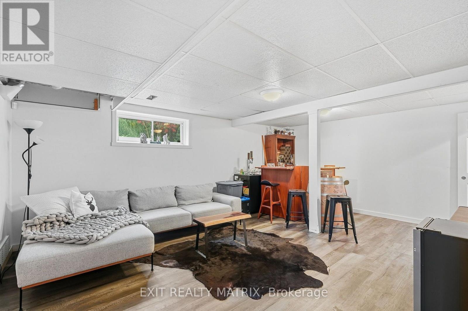 710 DU PARC ROAD - 24