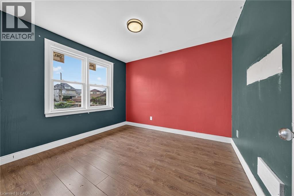 11 SELKIRK Avenue - 19
