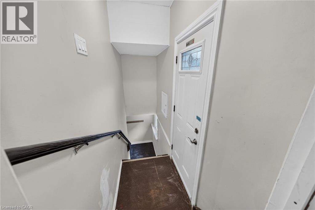 11 SELKIRK Avenue - 23