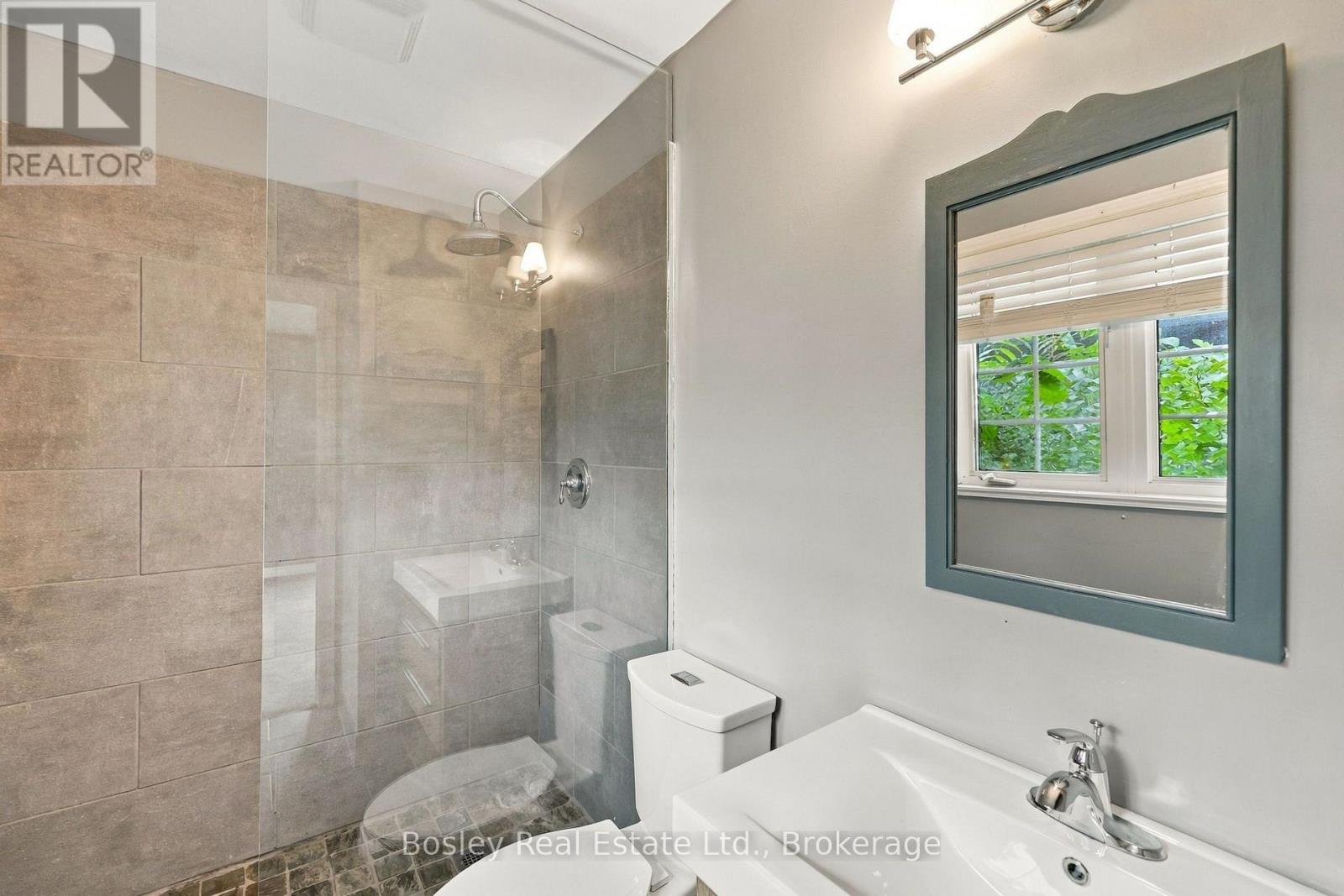 3 SHIRLEY COURT - 20