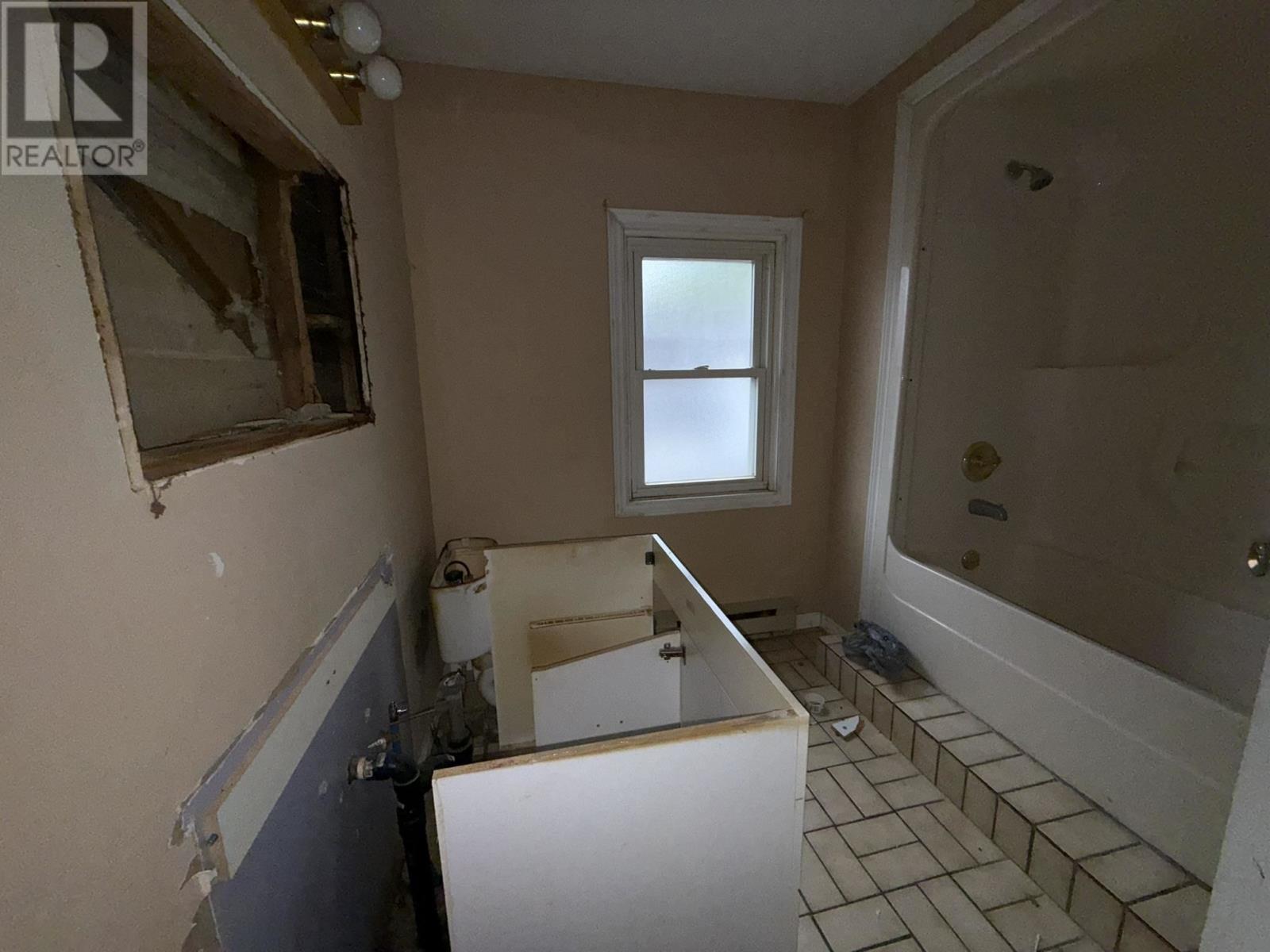35 Albert ST - 11