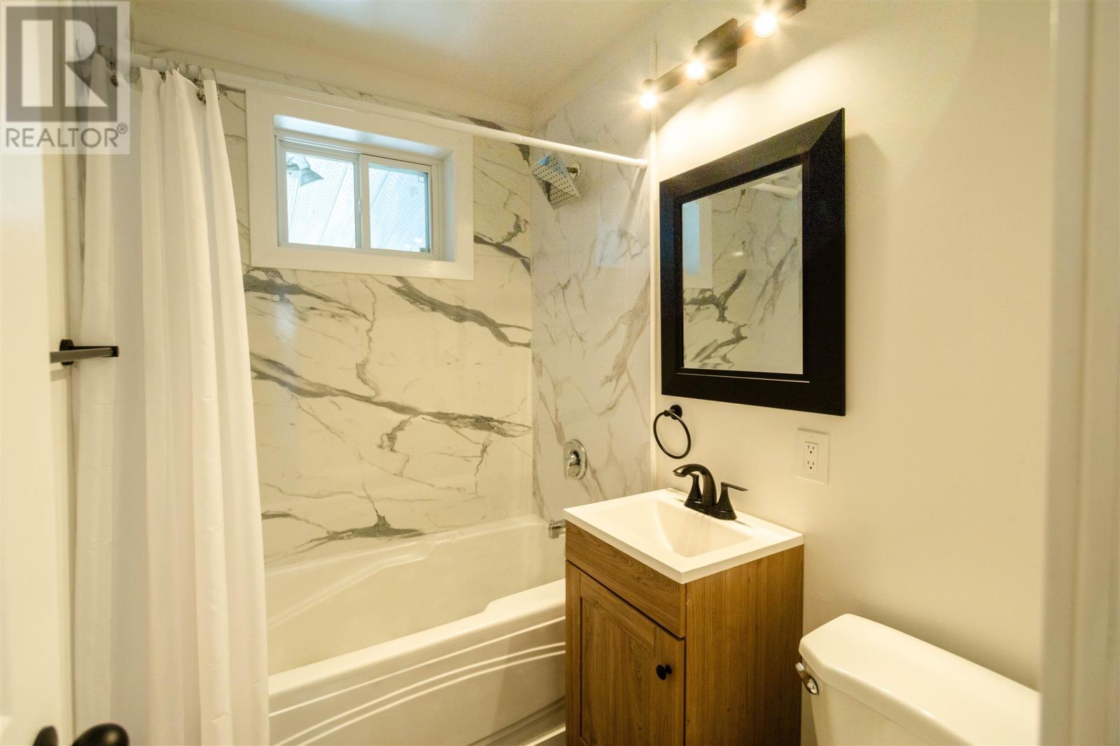 13 Stevens ST - 32