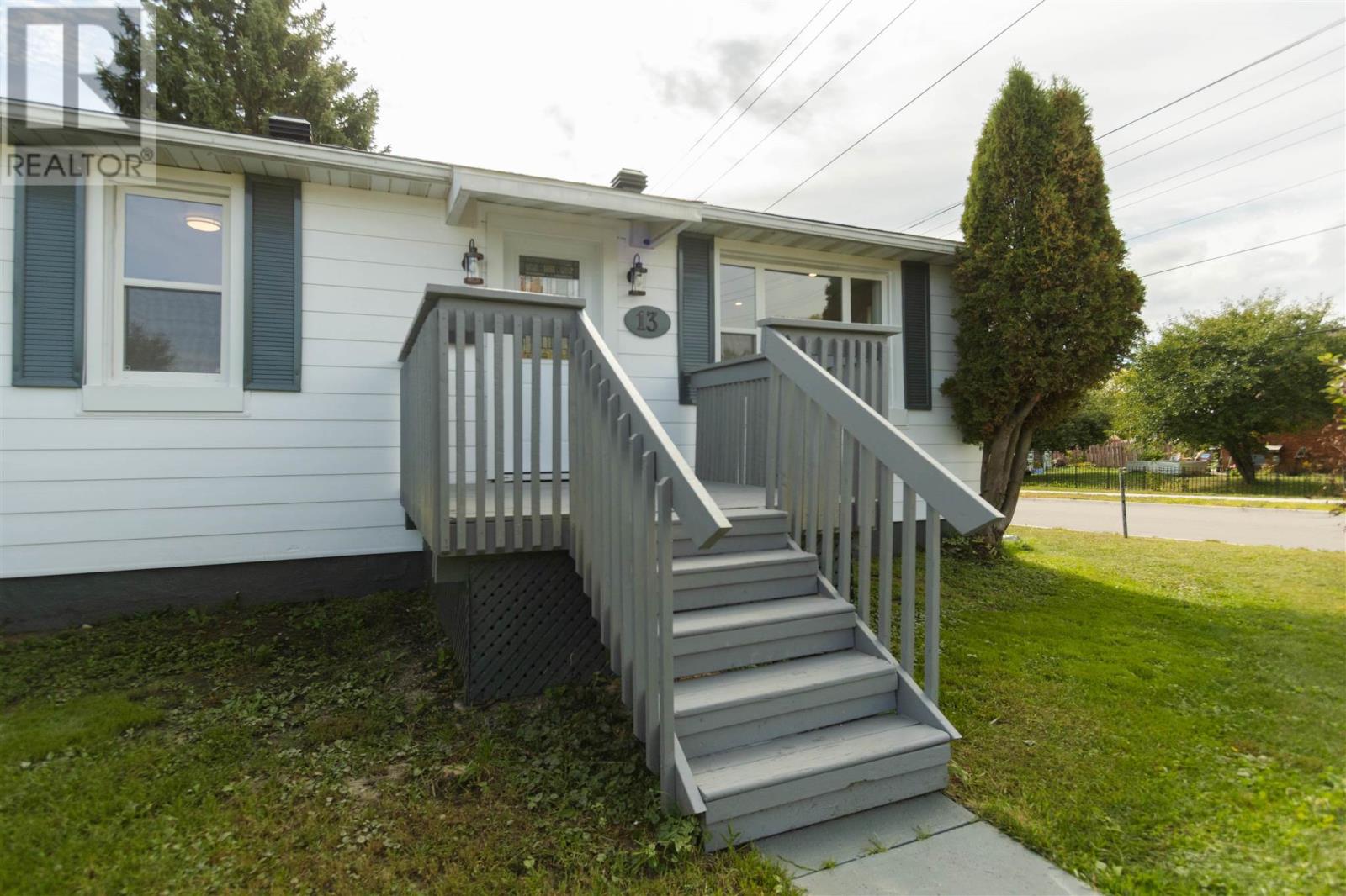 13 Stevens ST - 5