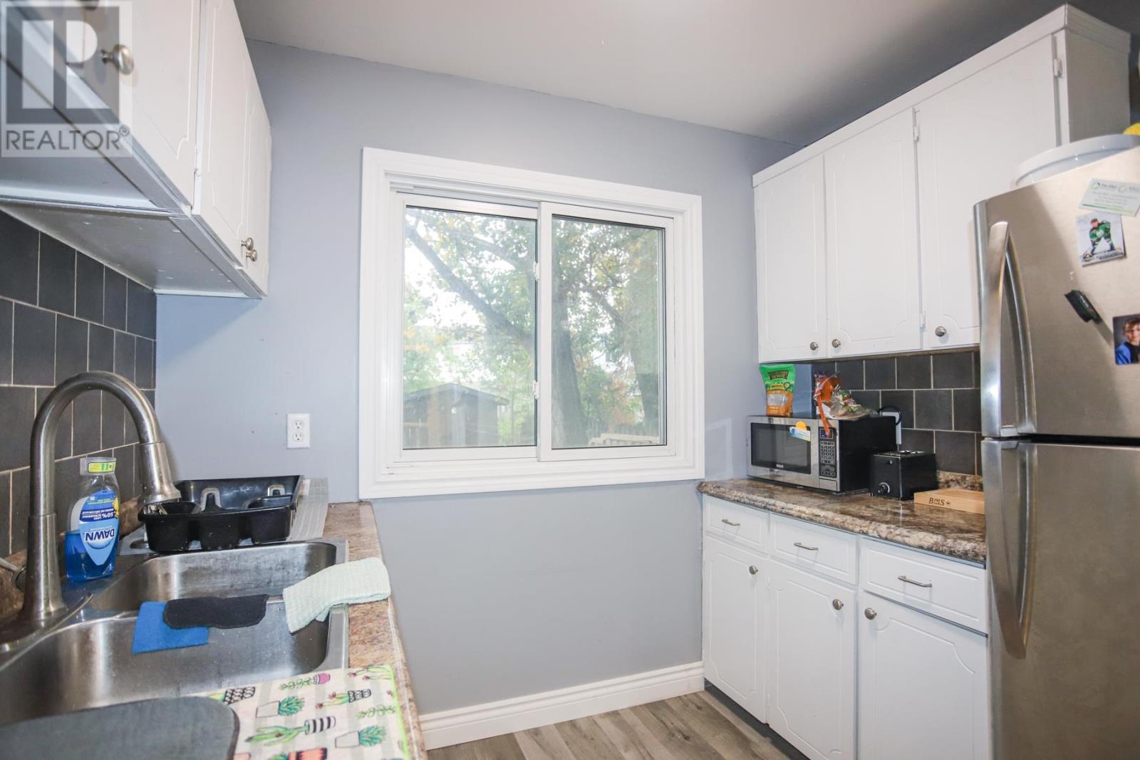 35 Broadview DR - 11