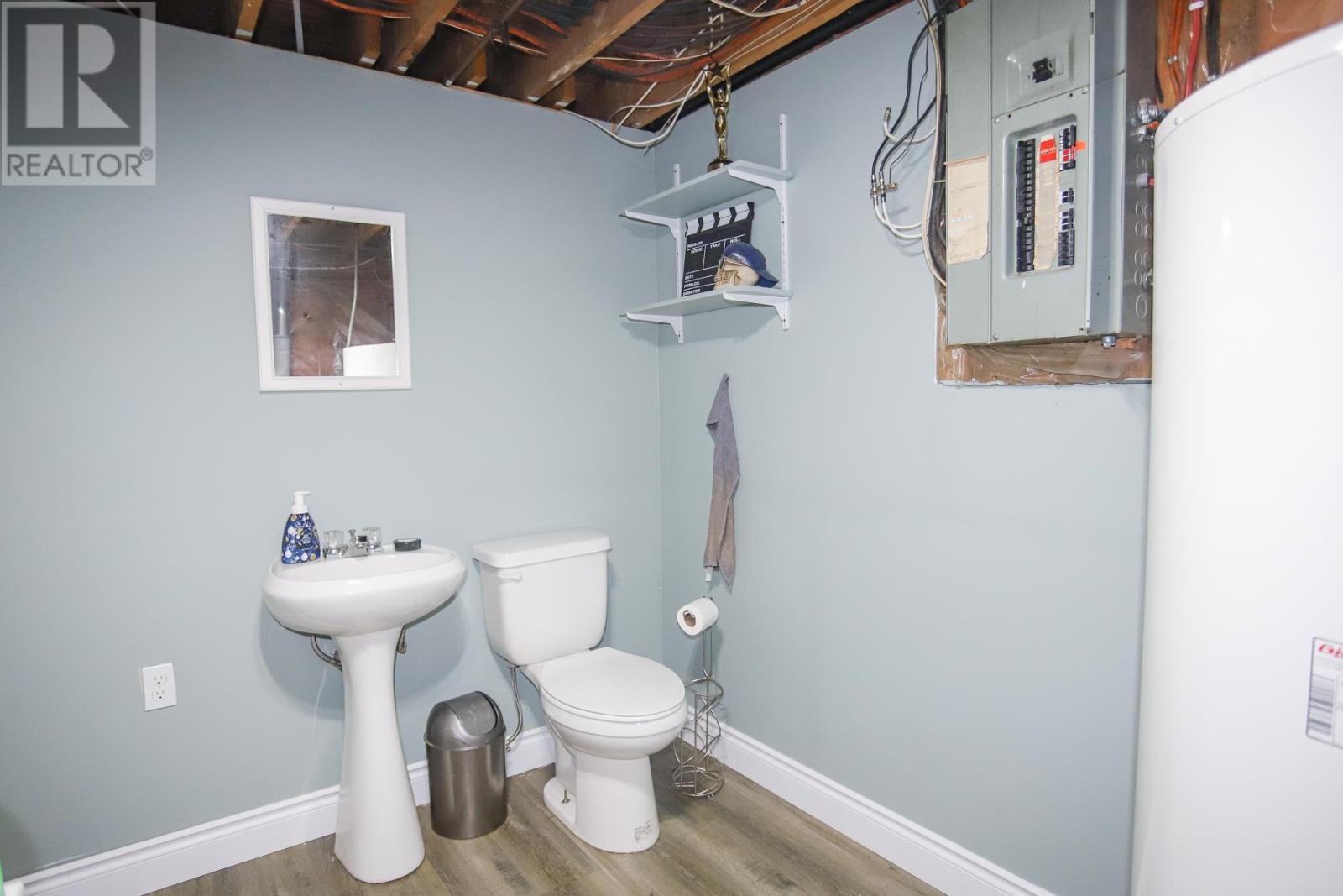 35 Broadview DR - 34