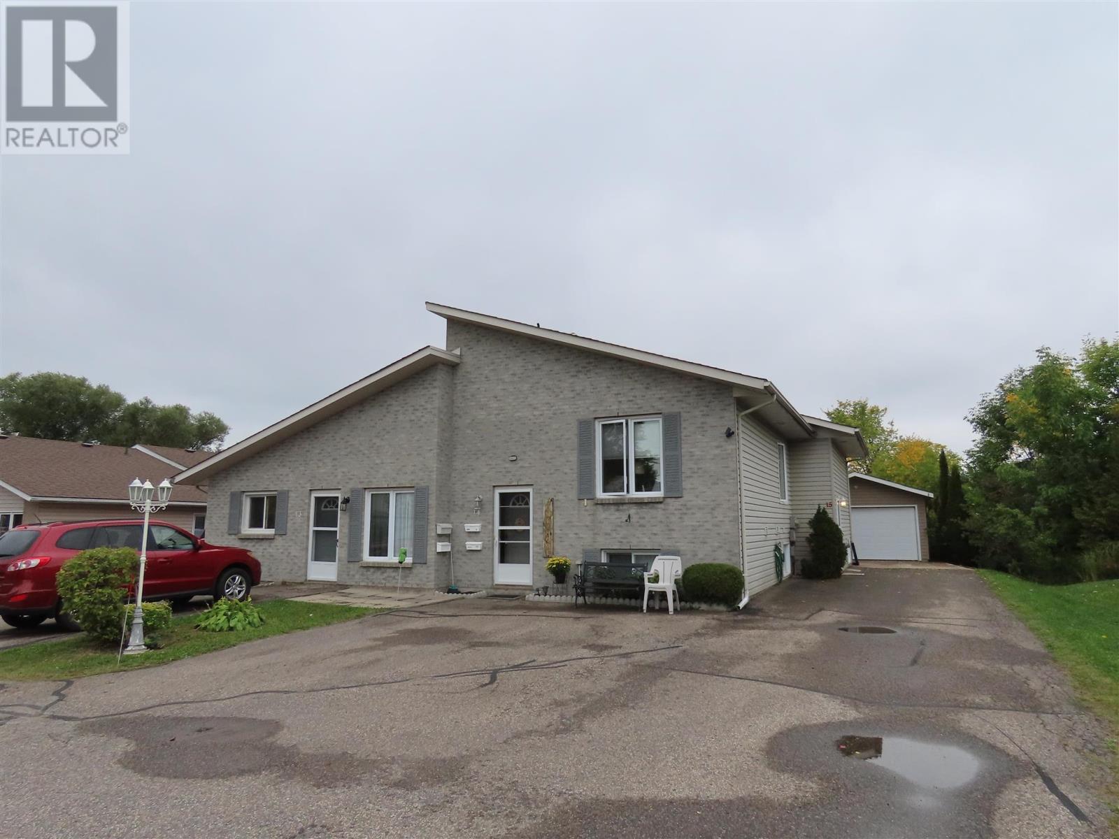 3 Elmwood AVE - 1