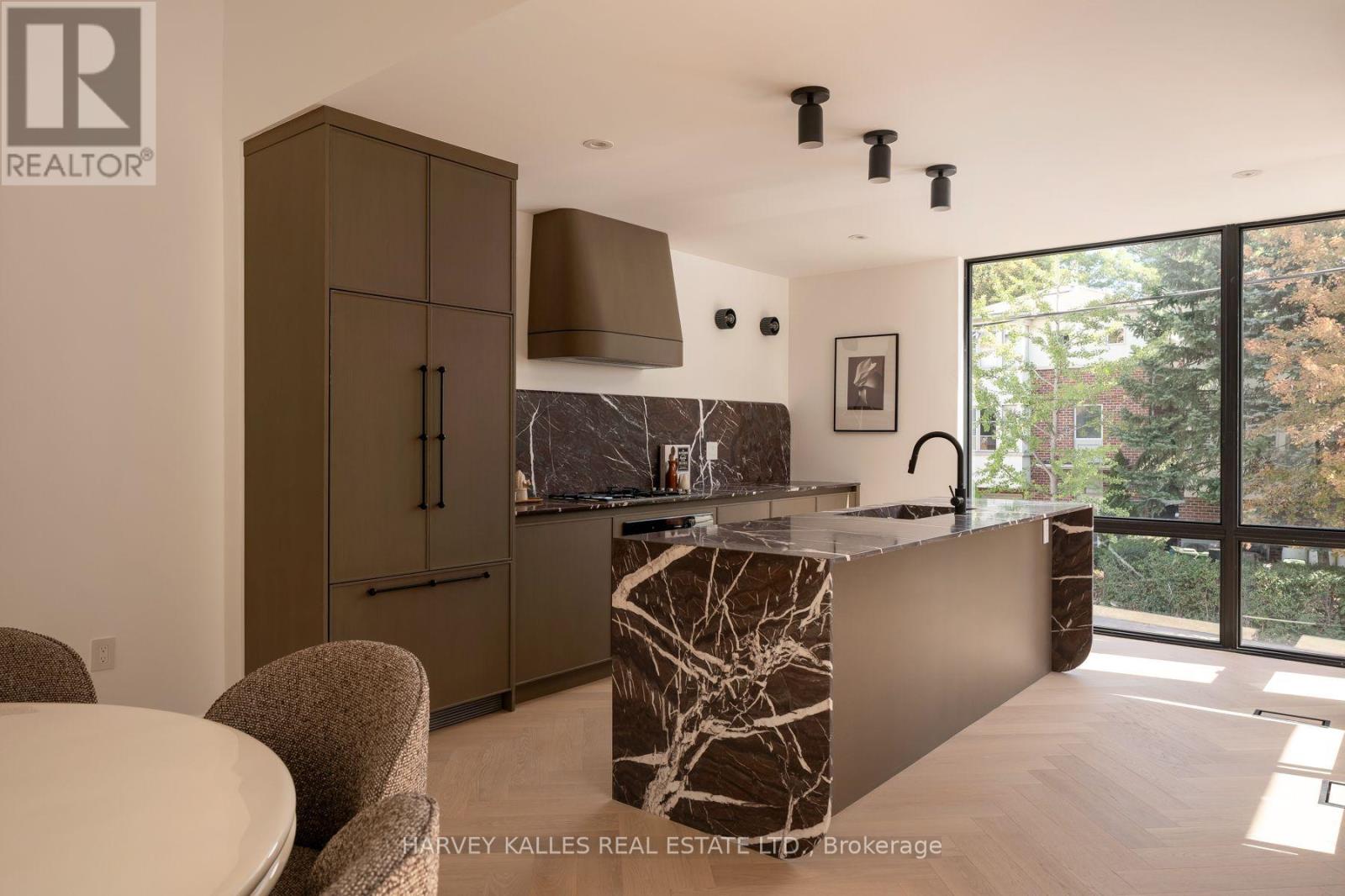 530 Duplex Avenue, Toronto, ON photo 5