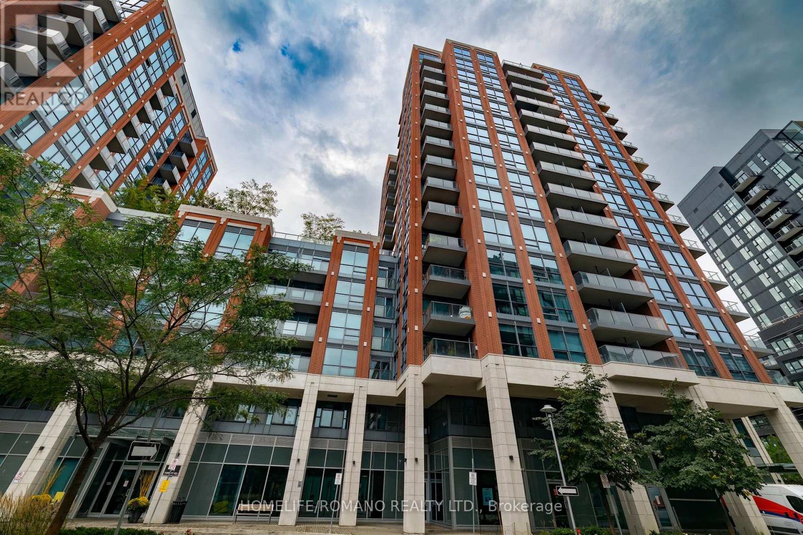 1602 - 31 TIPPETT ROAD