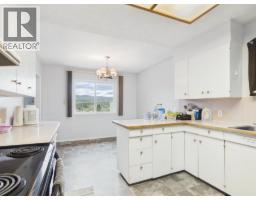 Kitchen - 37 Windmill Crescent, Williams Lake, BC V2G1A8 Photo 10