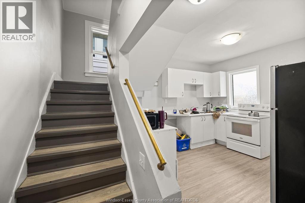 1537 HOWARD - 13