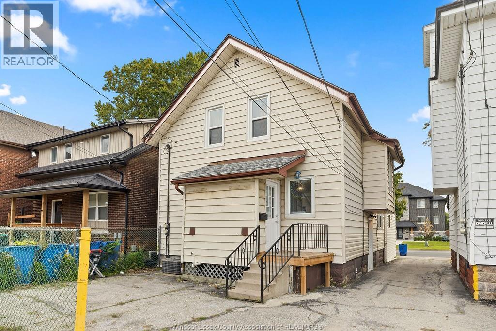 1537 HOWARD - 8