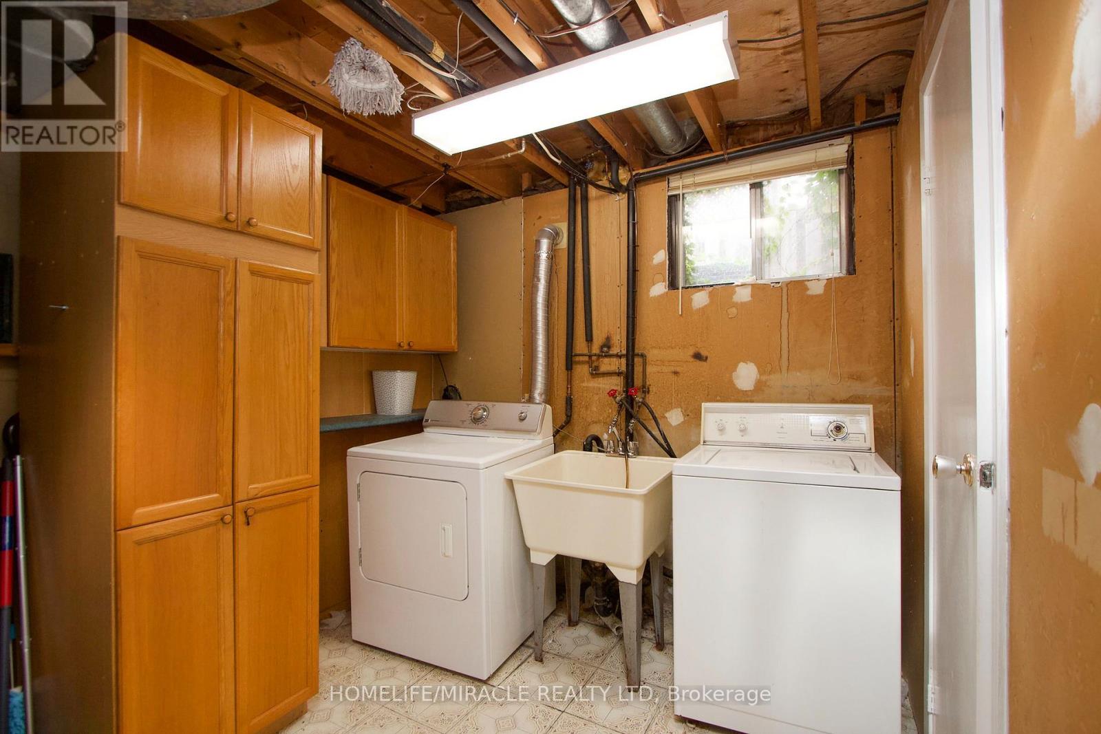14 PILKINGTON CRESCENT N - 20